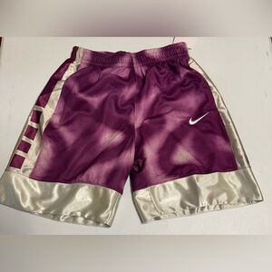 Nike Loose Fit Athletic Shorts NWT